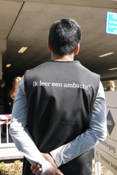 Bedrijfskleding in branding winkelconcept